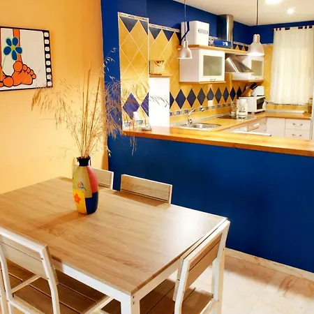 Con Encanto Junto A La Playa Y En El Centro Del Pueblo Apartment